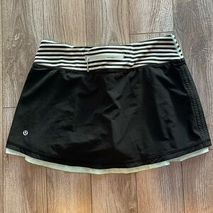 Lululemon Skirt - Black/Mint